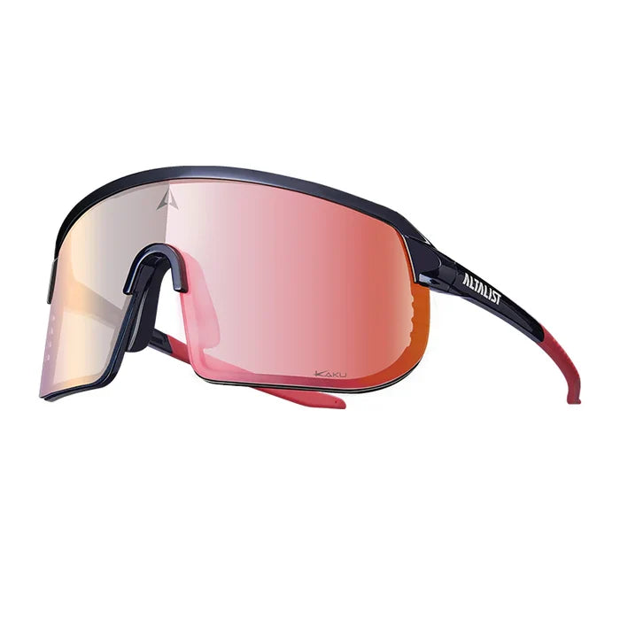 Black Frame / Red Lens