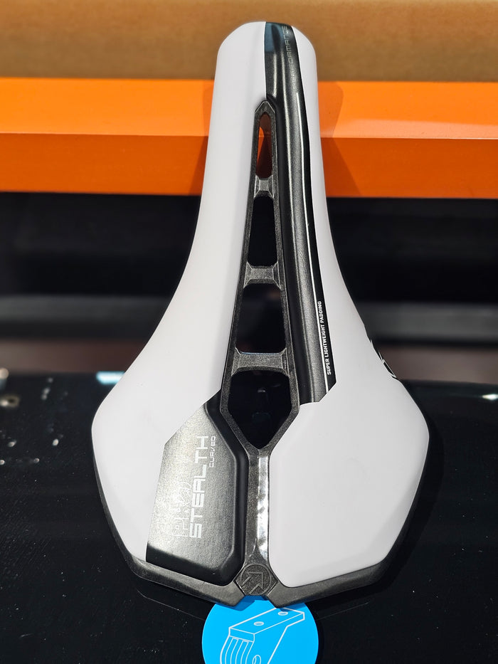PRO Stealth Curved Performance Saddle (Alternate Colorway)
